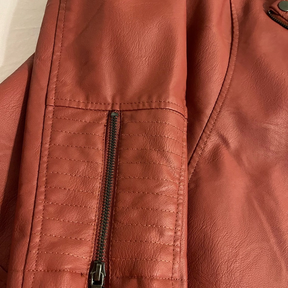Signature Studio Jacket - Picture 2 of 6